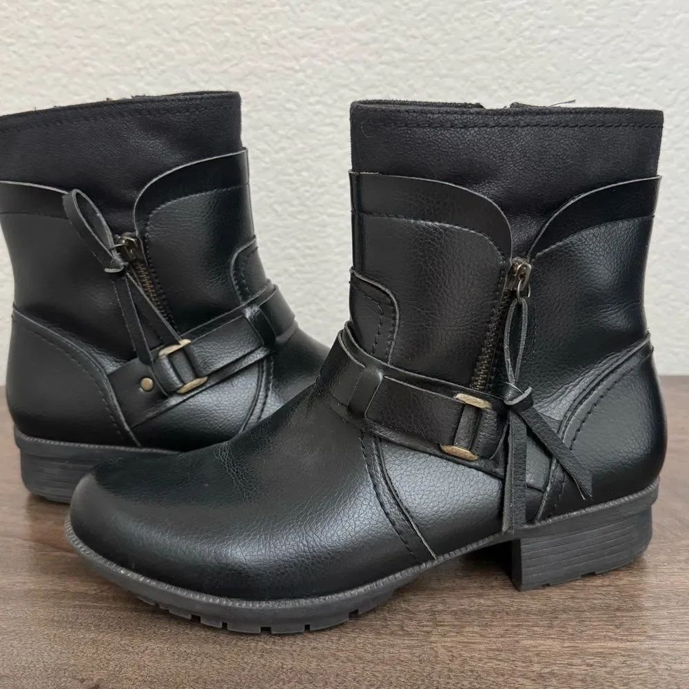 Clarks Women’s Soft Cushion Black Leather Ankle Boots 10